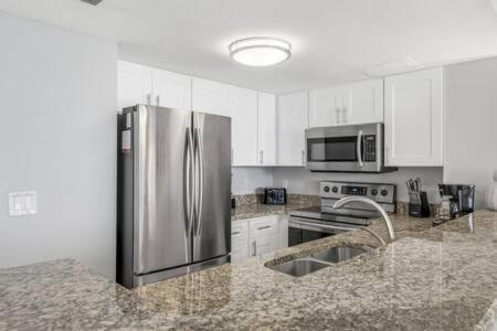 The Oyster By Brightwild-Beachfront Condo Destin Eksteriør bilde